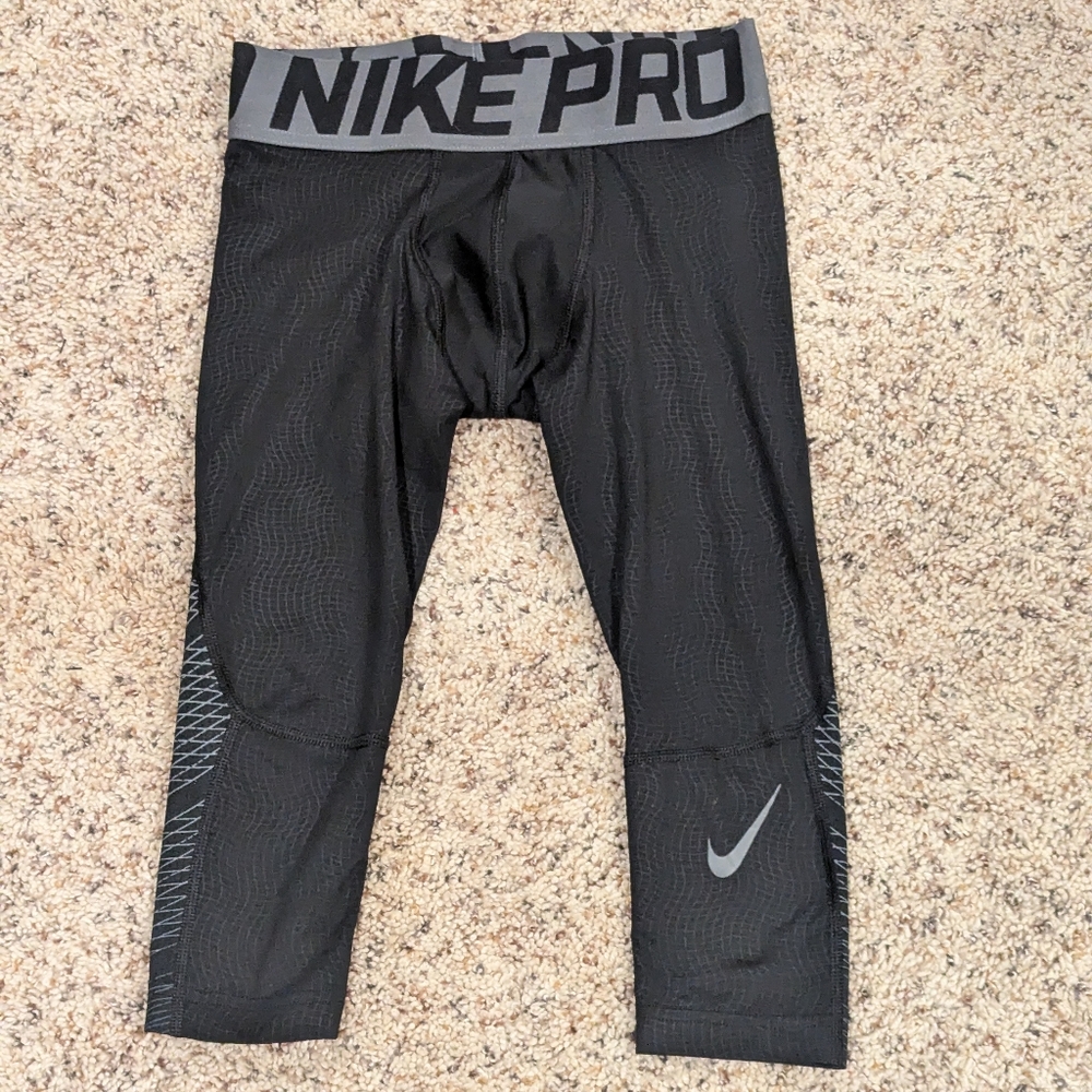 Kids Nike Compression 3/4 length pants SZ SM